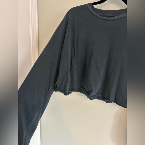 Raw Hem Boxy Crop Top - Picture 2 of 5